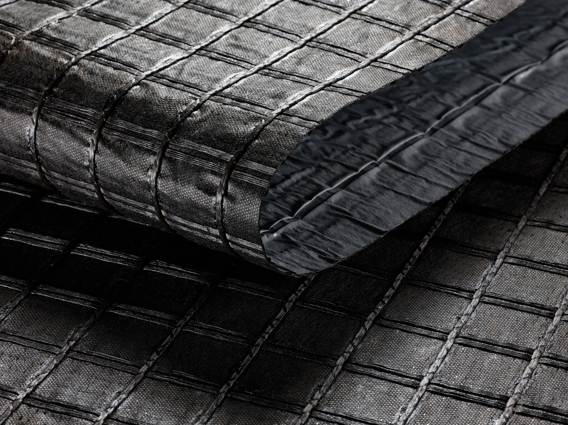 HaTelit BL - эффективное решение для ремонта небольших помещений Самоклеящаяся армирующая сетка HaTelit BL для локального ремонта асфальта